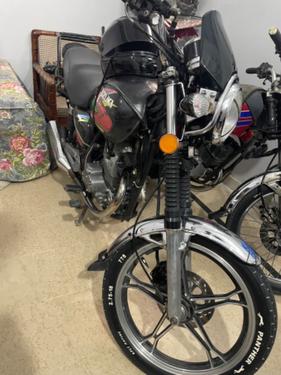 Suzuki GS 150 - 2005