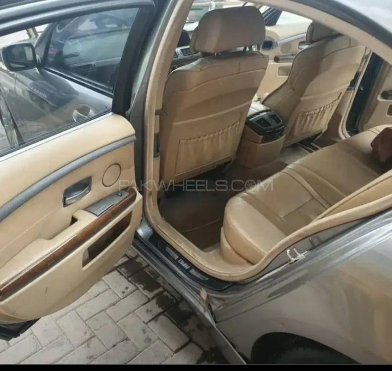 BMW 7 Series 2004 for Sale in Peshawar Image-1