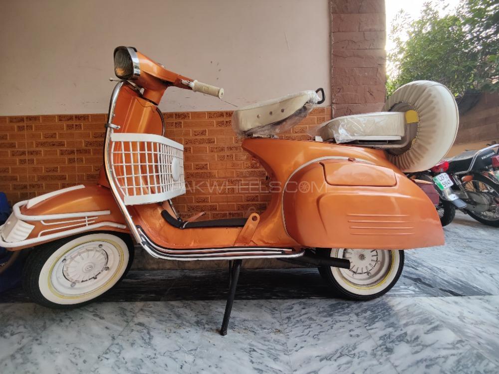 Vespa  PIAGGIO - 1972 Vespa Image-1