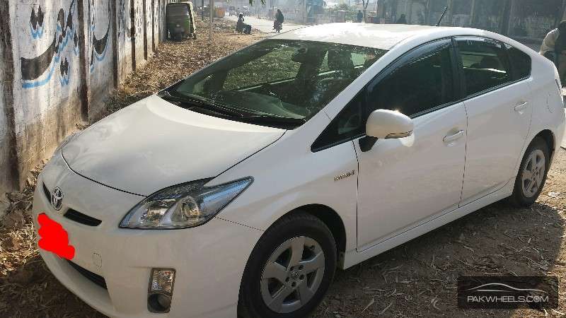 Toyota Prius 2011 for Sale in Gujranwala Image-1