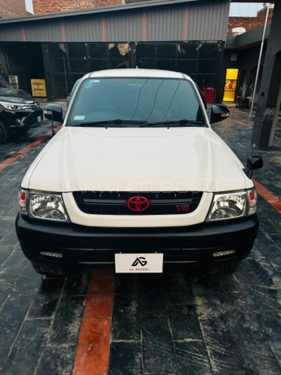 Toyota Hilux - 2002 Tiger Image-1