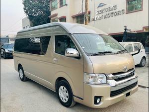 Toyota Hiace Grand Cabin 2017 for Sale in Karachi