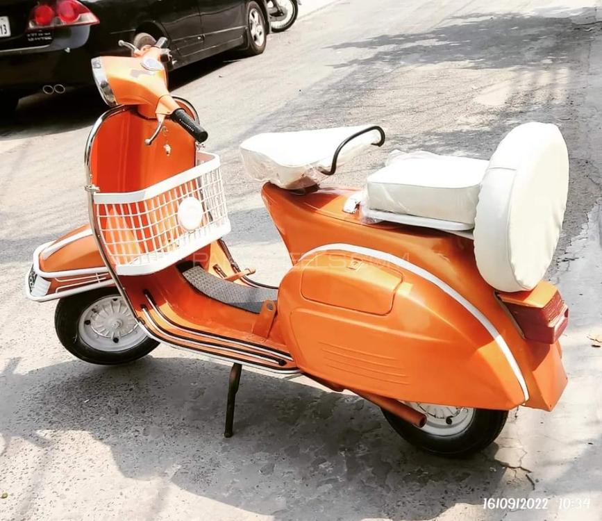 Vespa  PIAGGIO - 1972 Vespa Image-1