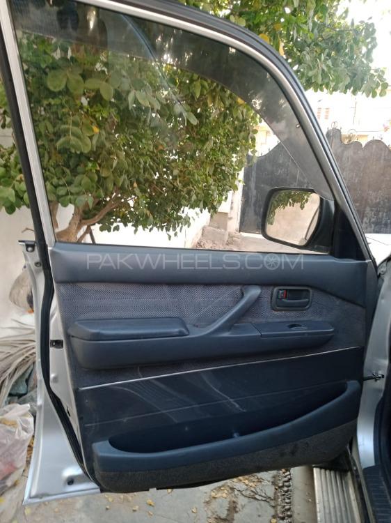 Toyota Land Cruiser 1993 for Sale in Karachi Toyota Land Cruiser 1993 for Sale in Karachi Image-13