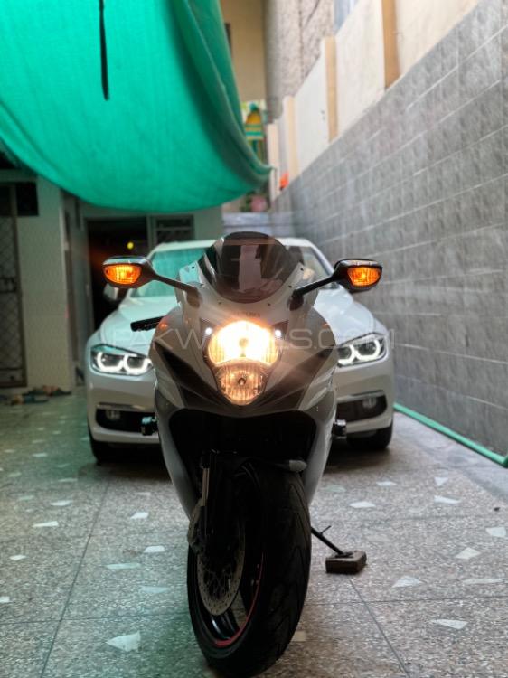 سوزوکی GSX-R600 - 2015 gsxr Image-1
