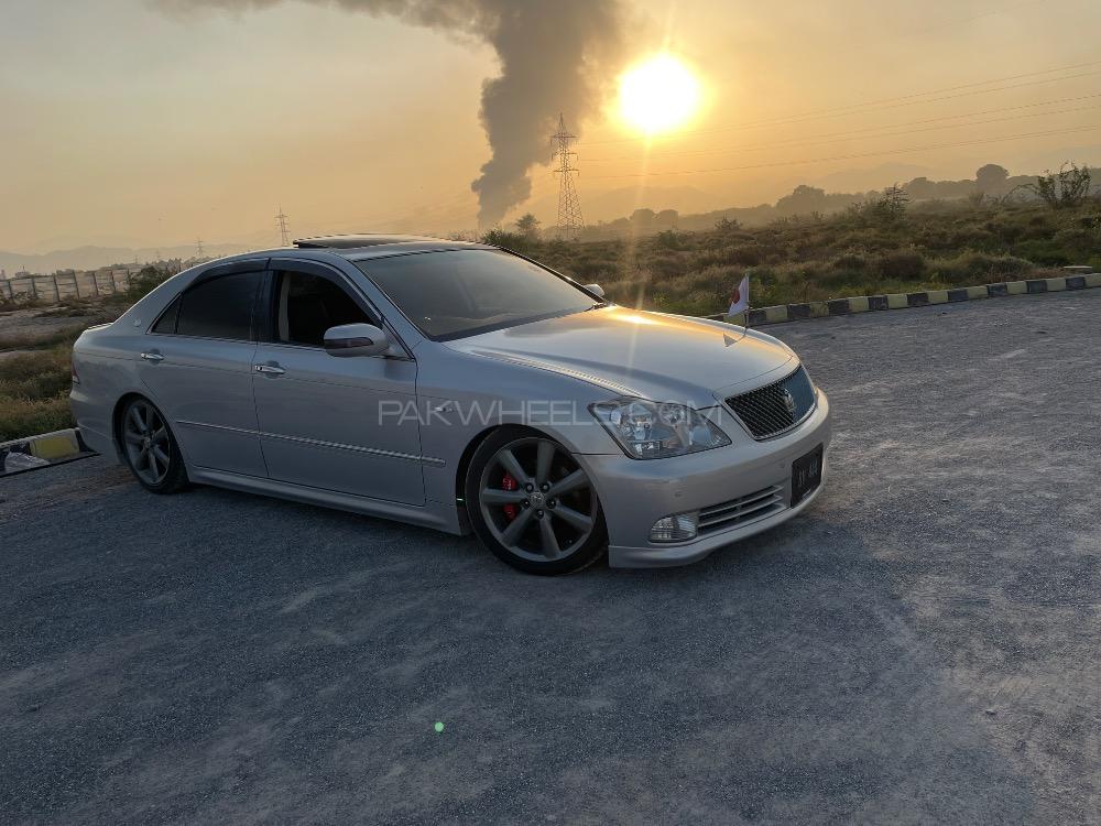 Toyota Crown - 2005 CROWN Image-1