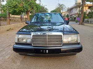 Mercedes Benz E Class 1990 for Sale in Lahore