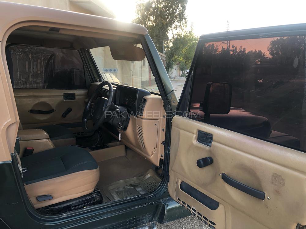 جیپ رینگلر 2002 for Sale in حیدرآباد جیپ رینگلر 2002 for Sale in حیدرآباد Image-10