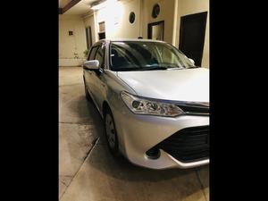 Toyota Corolla Fielder Hybrid 2017 for Sale in Karachi