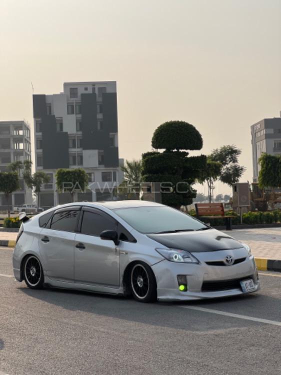 Toyota Prius - 2010 Silverlady Image-1