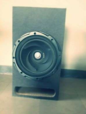 Kenwood Woofer for sale in mint condition Image-1