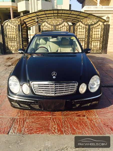 Mercedes Benz E Class 2005 for Sale in Gujranwala Image-1