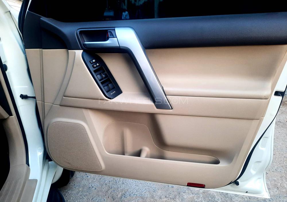 Toyota Prado 2017 for Sale in Karachi Toyota Prado 2017 for Sale in Karachi Image-19