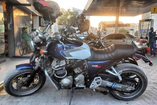 Suzuki GS750 - 1989