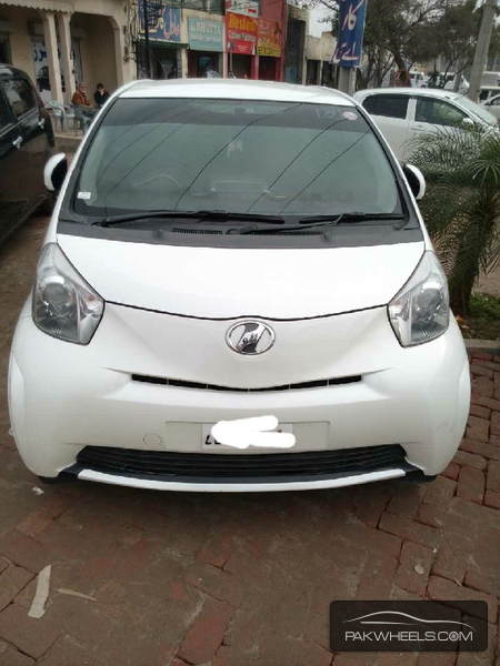 Toyota iQ 2009 for Sale in Gujranwala Image-1