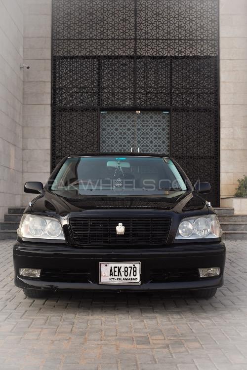 Toyota Crown - 2000 Royal saloon Image-1