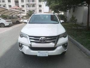 Toyota Fortuner 2.7 VVTi 2017 for Sale in Lahore