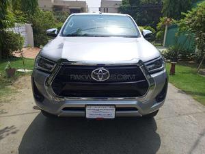 Toyota Hilux Revo V Automatic 2.8 2021 for Sale in Lahore