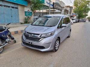 Honda Freed Hybrid G Honda Sensing 2017 for Sale in Karachi