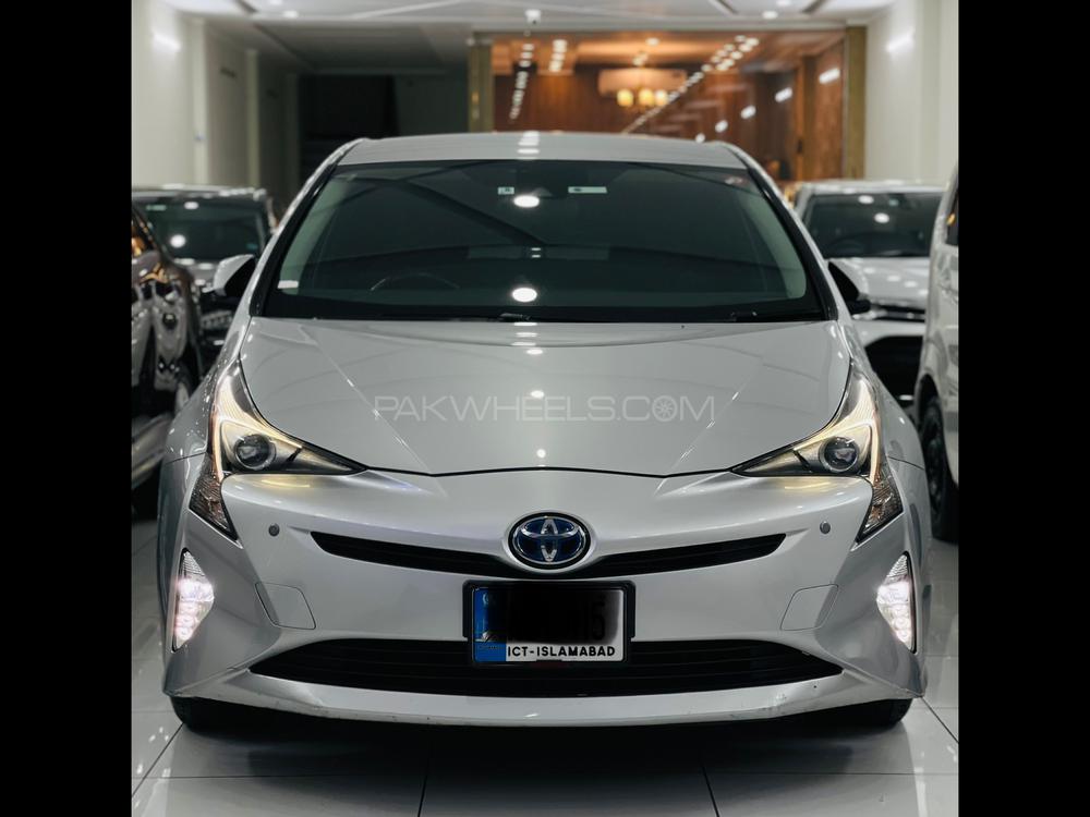 Toyota Prius 2017 for Sale in Peshawar Image-1