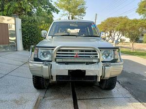 Mitsubishi Pajero Exceed 3.5 1994 for Sale in Multan
