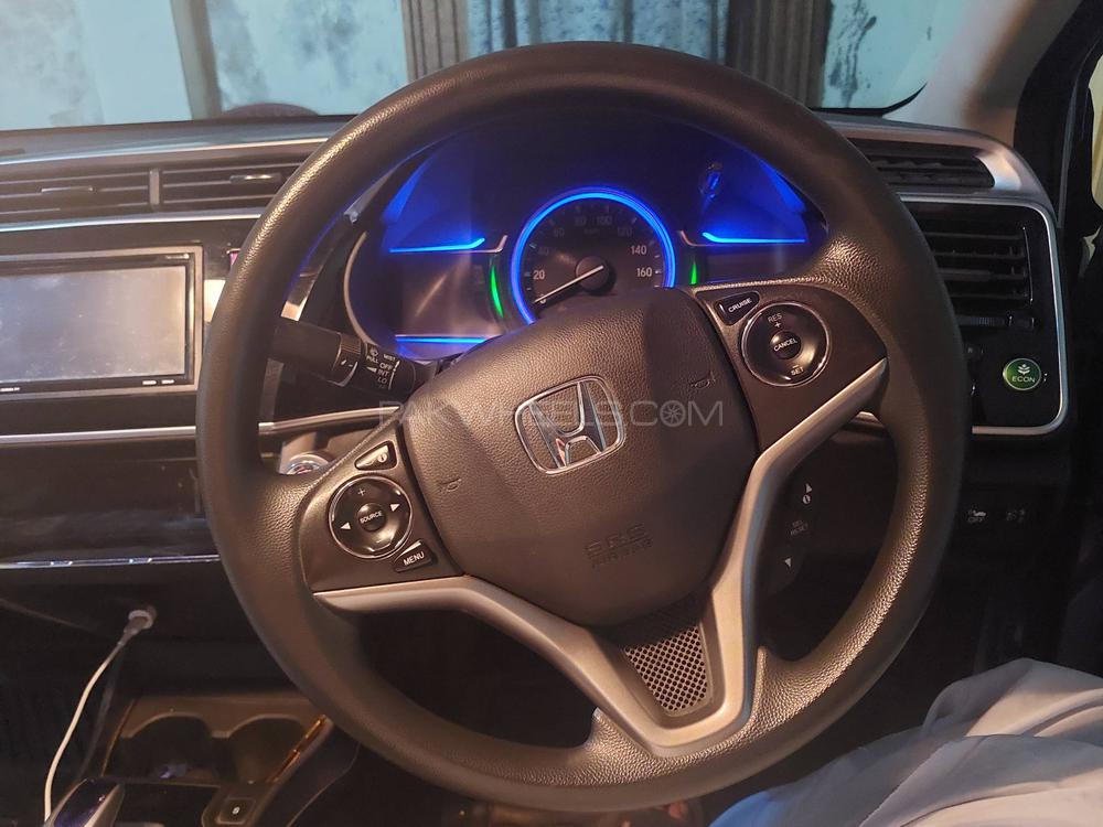 Honda Grace Hybrid 2016 for Sale in Mardan Image-1