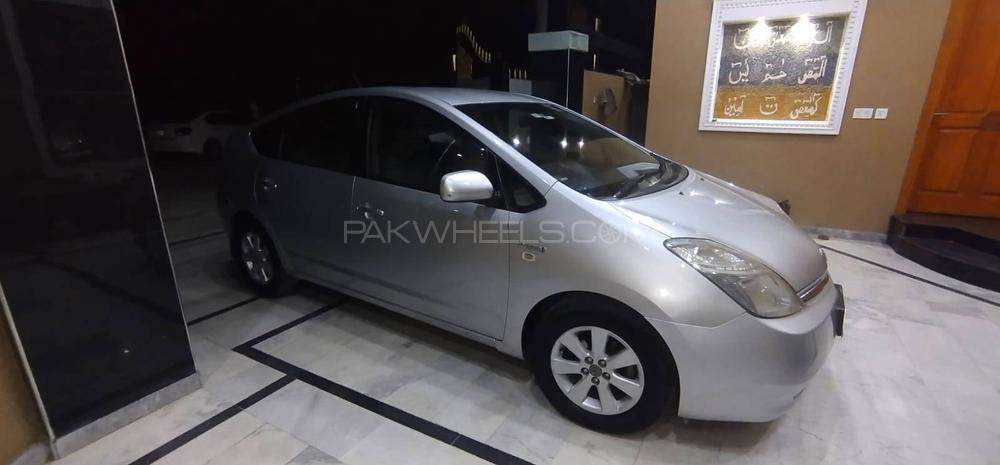 ٹویوٹا پریوس 2010 for Sale in لاہور ٹویوٹا پریوس 2010 for Sale in لاہور Image-3