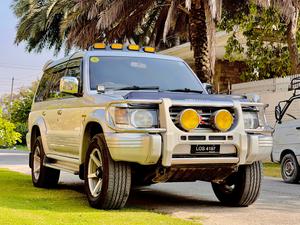 Mitsubishi Pajero Exceed 3.5 1993 for Sale in Lahore