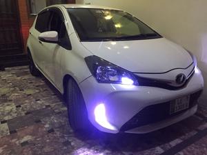 Toyota Vitz F 1.0 2017 for Sale in Sialkot