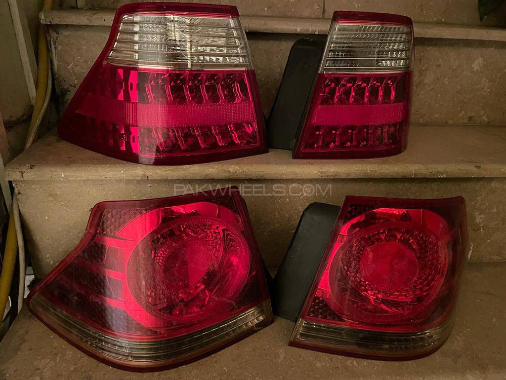 Toyota Crown AFS Headlights/Tail lights/Grill Image-1