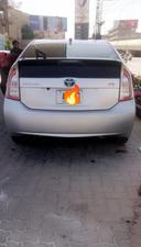 Toyota Prius S LED Edition 1.8 2014 for Sale in Peshawar