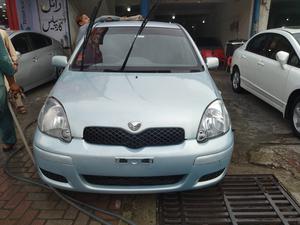 Toyota Vitz F 1.0 2003 for Sale in Peshawar