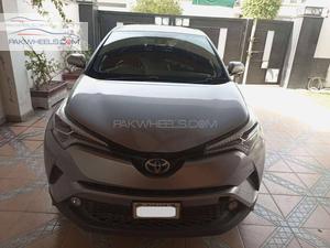 Toyota C-HR G 1.8 2017 for Sale in Lahore
