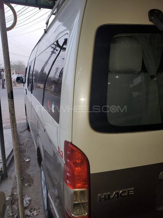 Toyota Hiace 2011 for Sale in Lahore Toyota Hiace 2011 for Sale in Lahore Image-5
