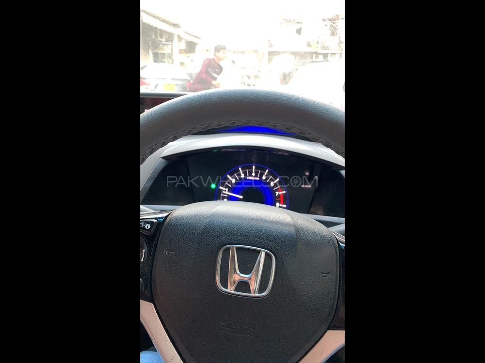 Honda Civic 2014 for Sale in Multan Honda Civic 2014 for Sale in Multan Image-10