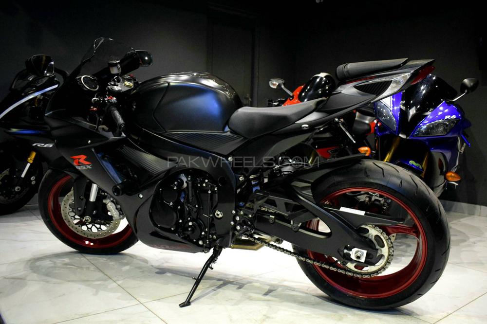 سوزوکی GSX-R600 2017 for Sale سوزوکی GSX-R600 2017 for Sale Image-2