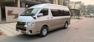 Toyota Hiace Grand Cabin 2017 for Sale in Lahore