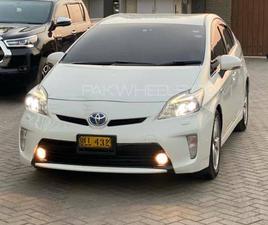 Toyota Prius G Touring Selection Leather Package 1.8 2015 for Sale in Karachi