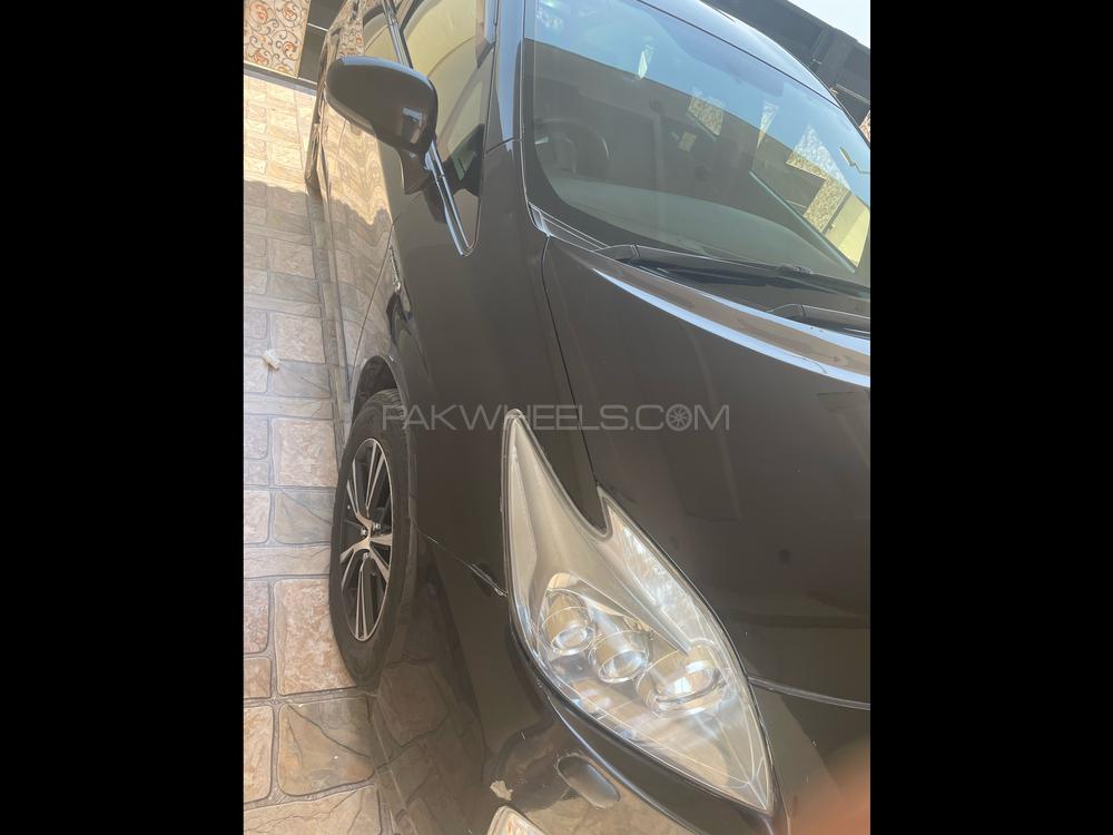 Toyota Prius 2011 for Sale in Lahore Toyota Prius 2011 for Sale in Lahore Image-5