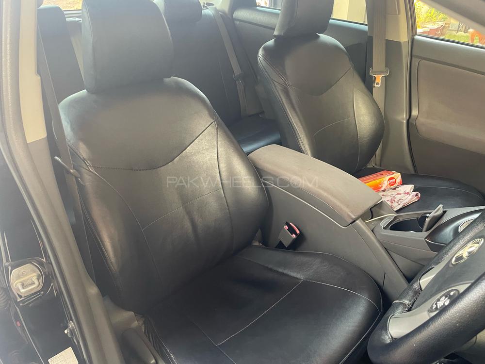 Toyota Prius 2011 for Sale in Lahore Toyota Prius 2011 for Sale in Lahore Image-10