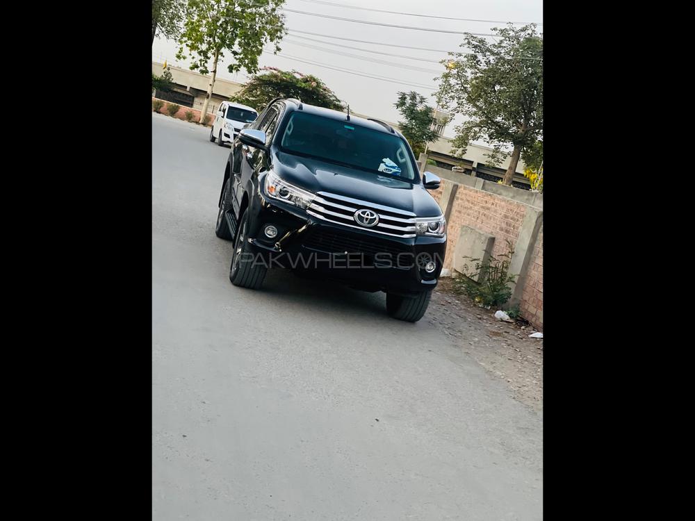 Toyota Hilux 2019 for Sale in Peshawar Image-1
