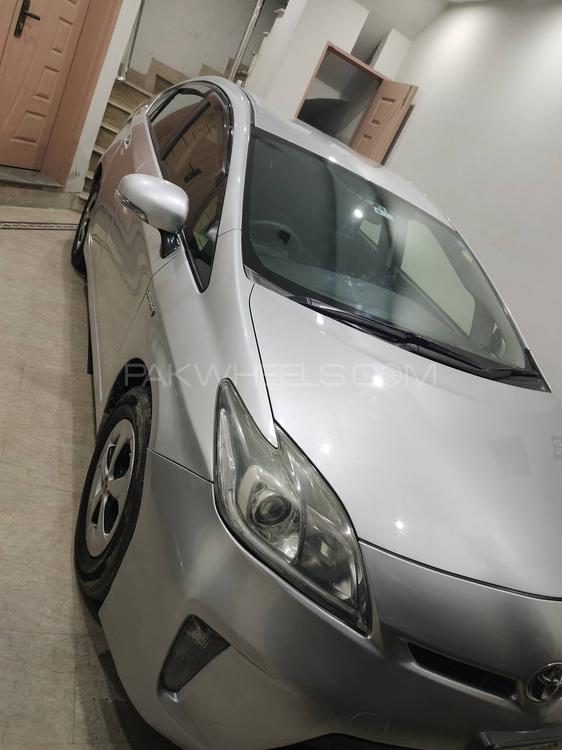 Toyota Prius 2012 for Sale in Lahore Toyota Prius 2012 for Sale in Lahore Image-4
