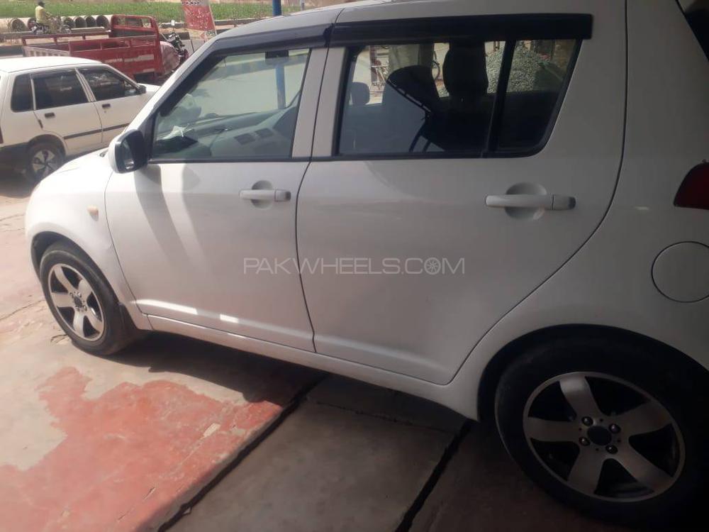 Suzuki Swift 2011 for Sale in Sahiwal Suzuki Swift 2011 for Sale in Sahiwal Image-5