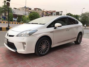 Toyota Prius L 1.8 2011 for Sale in Lahore