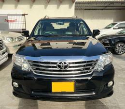 Toyota Fortuner 2.7 VVTi 2015 for Sale in Karachi