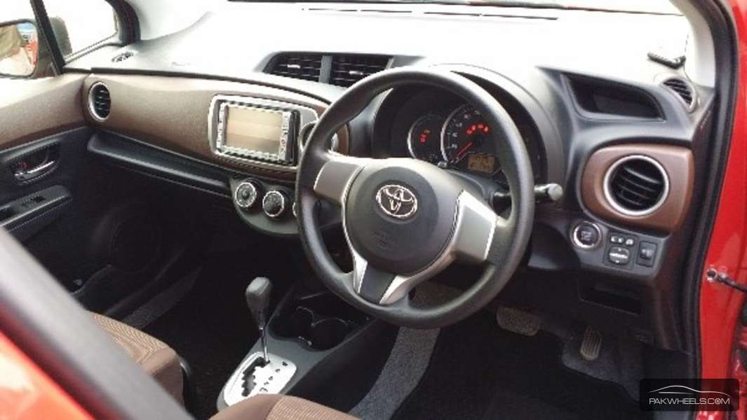 Toyota Vitz Jewela 1.0 2012 for sale in Lahore | PakWheels