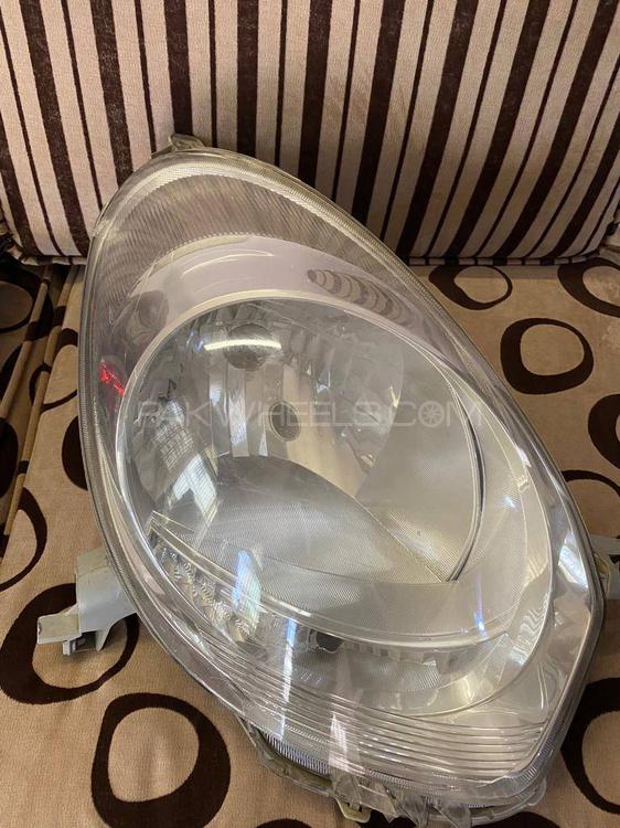 Toyota Passo Headlight Image-1