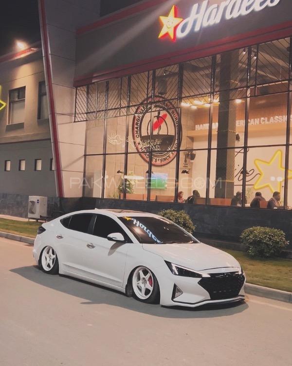 Hyundai Elantra - 2022 Lowcul Image-1
