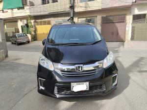 Honda Freed + Hybrid EX 2016 for Sale in Lahore