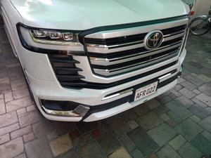Toyota Land Cruiser ZX Gasoline 3.5L 2022 for Sale in Gujranwala